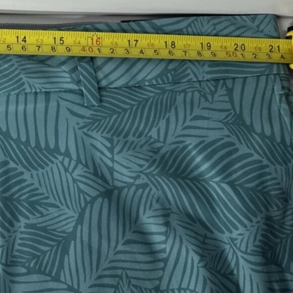 New Walter Hagen Perfect 11 Leaves Print WaveLight Shorts Size 42 Blue Teal - Picture 7 of 8